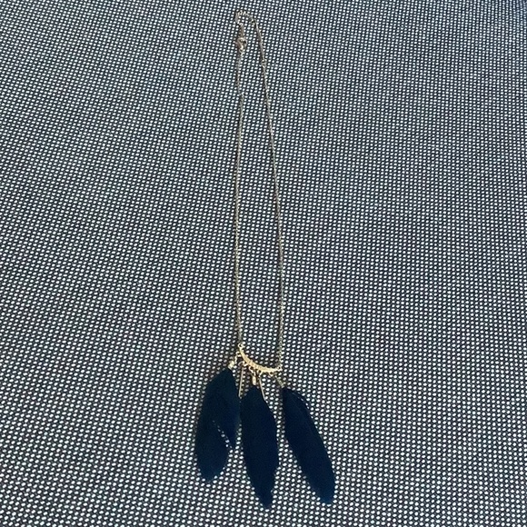 Feather Necklace - HM - Picture 2 of 3